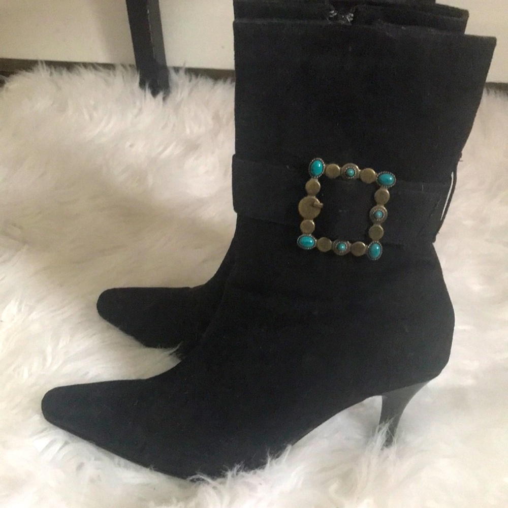 Marie Clare black boots.